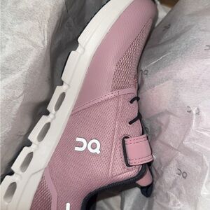 On Running Cloud Sneaker in Dusty Pink